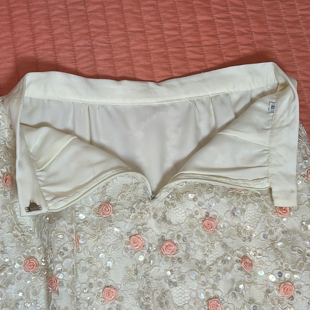 Vintage RINA diMONTELLA Blazer & Skirt set Lace and Rose Bud Embroidery Size 6 - Picture 15 of 17